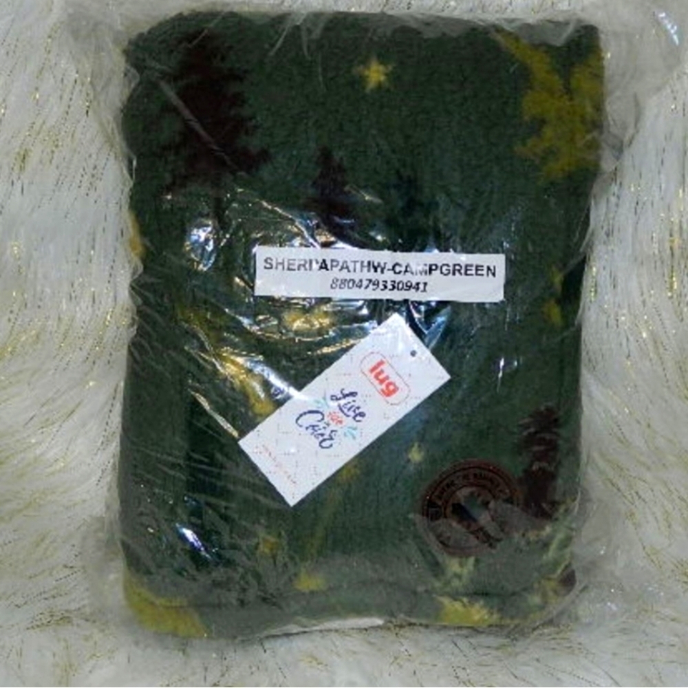LUG  CUDDLE THROW FALL BOX 2023 PLUSH SHERPA CAMP GREEN